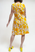 Load image into Gallery viewer, Sunshine Hawaiian flower day dress
