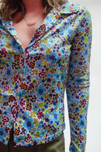 Load image into Gallery viewer, Poly flower power button up
