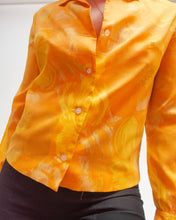 Load image into Gallery viewer, Marigold poly flower button up
