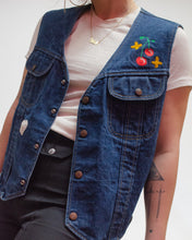 Load image into Gallery viewer, Denim workwear vest with sweet embroidery
